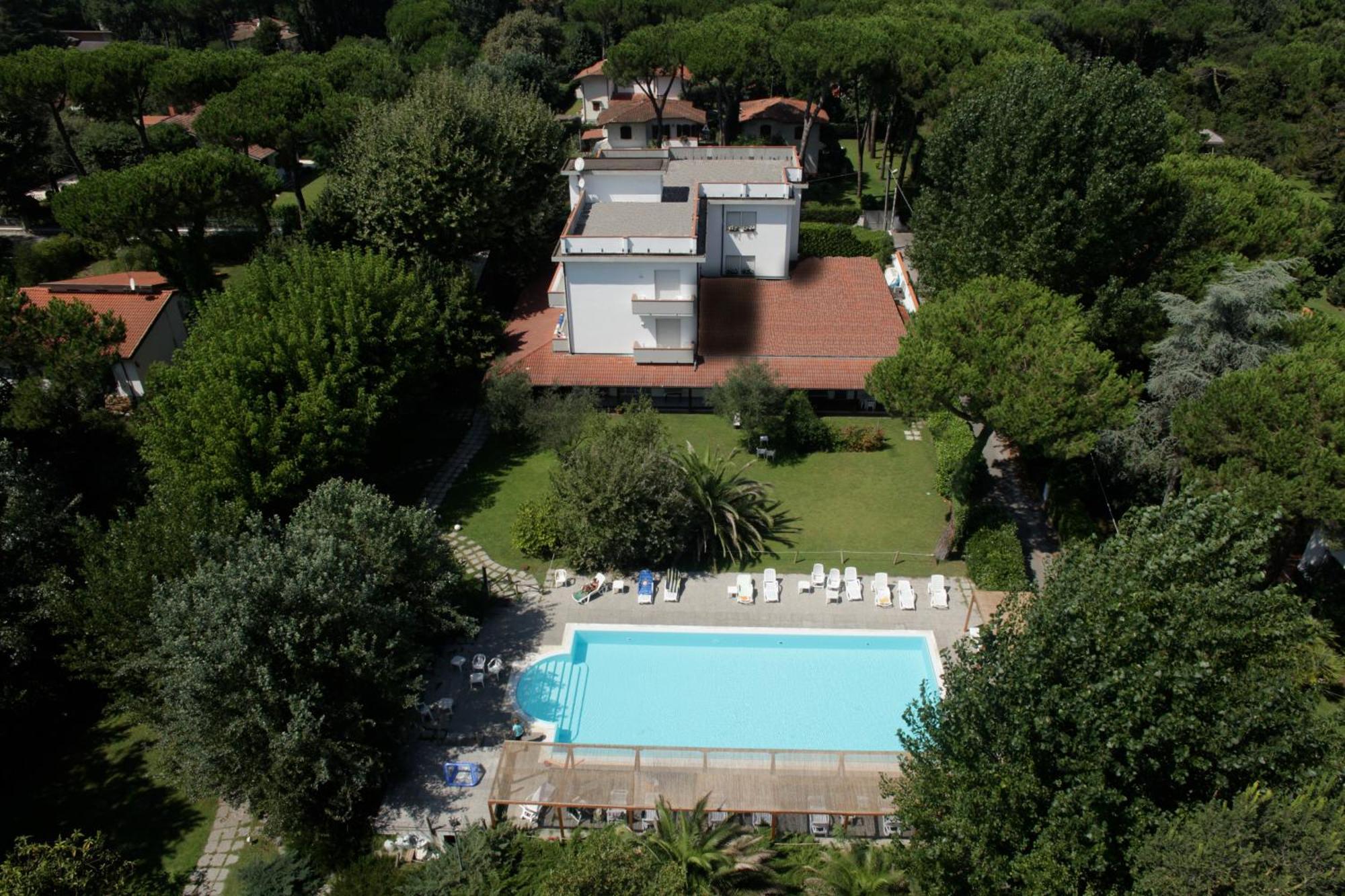 Hotel La Bussola Marina di Massa Eksteriør billede