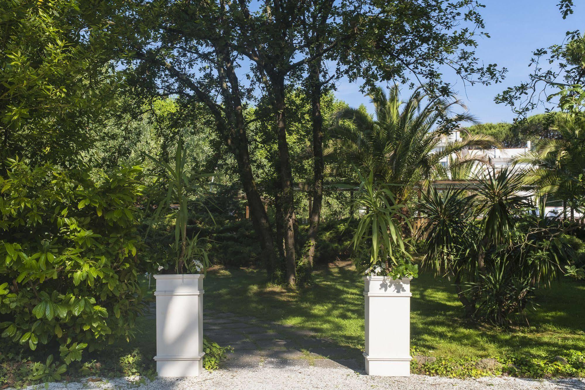 Hotel La Bussola Marina di Massa Eksteriør billede